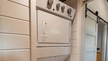 Casa, 2 camas Queen size, balcón, vista al jardín (130 PGL) | Lavandería