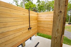 منزل - عدة أسرّة - برواق (131 ITP) | حمام | مناشف