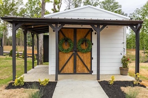 Exterior - Pepper's Place (Dover)