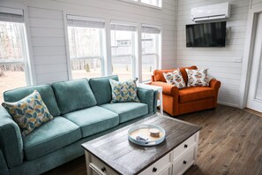 House, Multiple Beds, Patio (131 ITP) | Living area