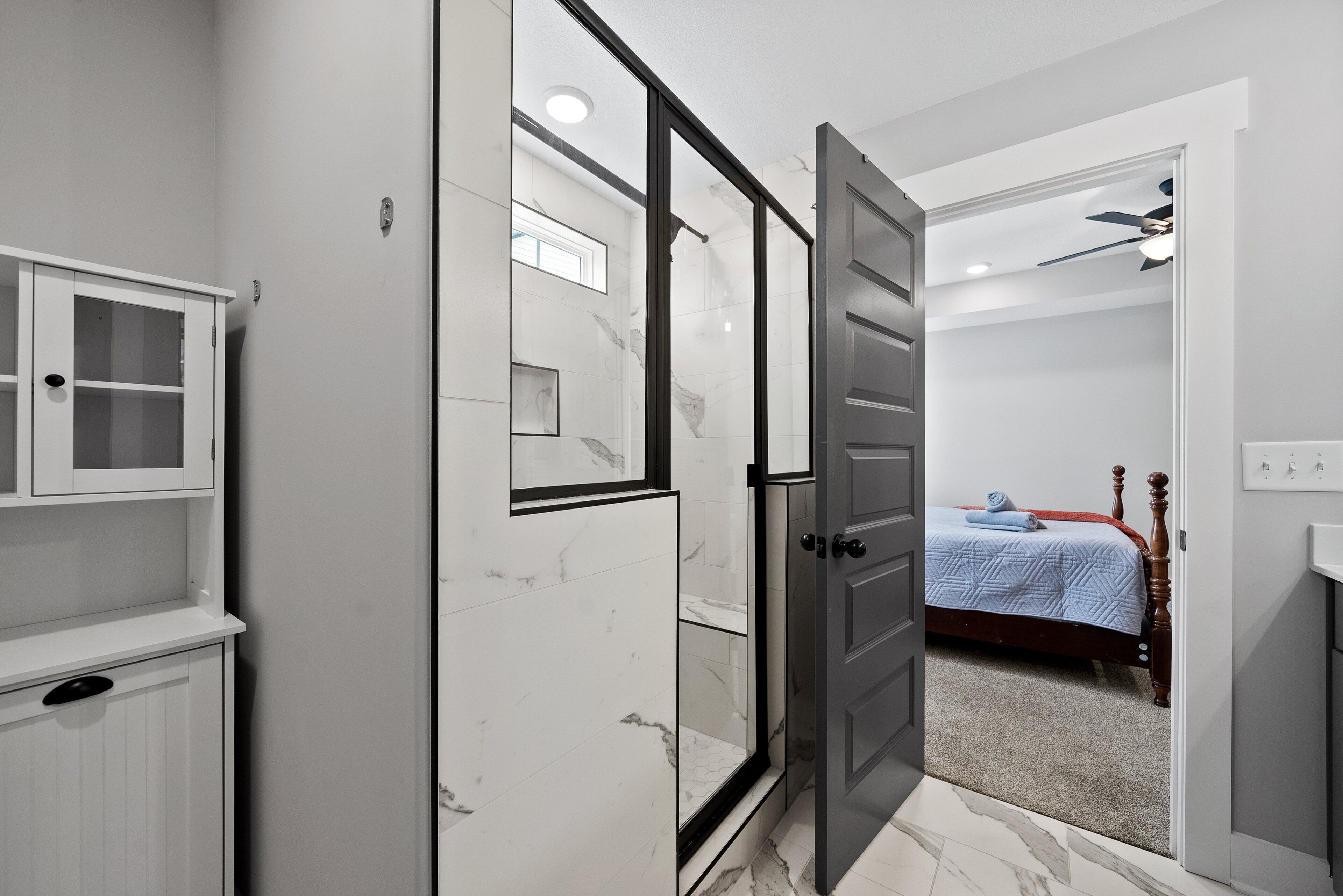 Rumah, Beberapa Tempat Tidur, balkon, pemandangan kebun (1365 Isaiah Drive) | 2 kamar tidur dan didekorasi berbeda-beda