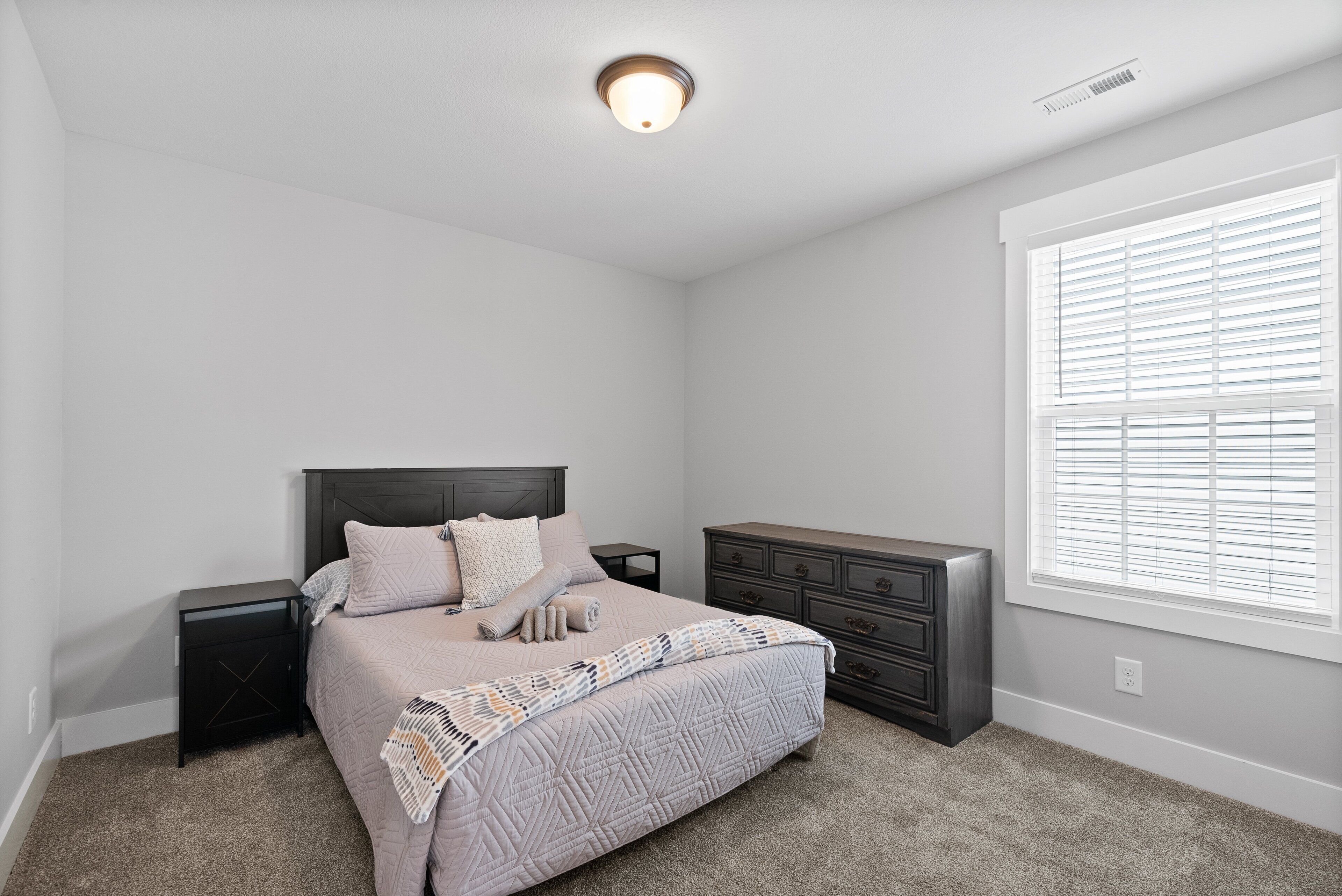 2 bedrooms, individually decorated, individually furnished, bed sheets