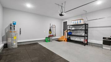 House, Multiple Beds, Balcony, Garden View (1365 Isaiah Drive) | Interior