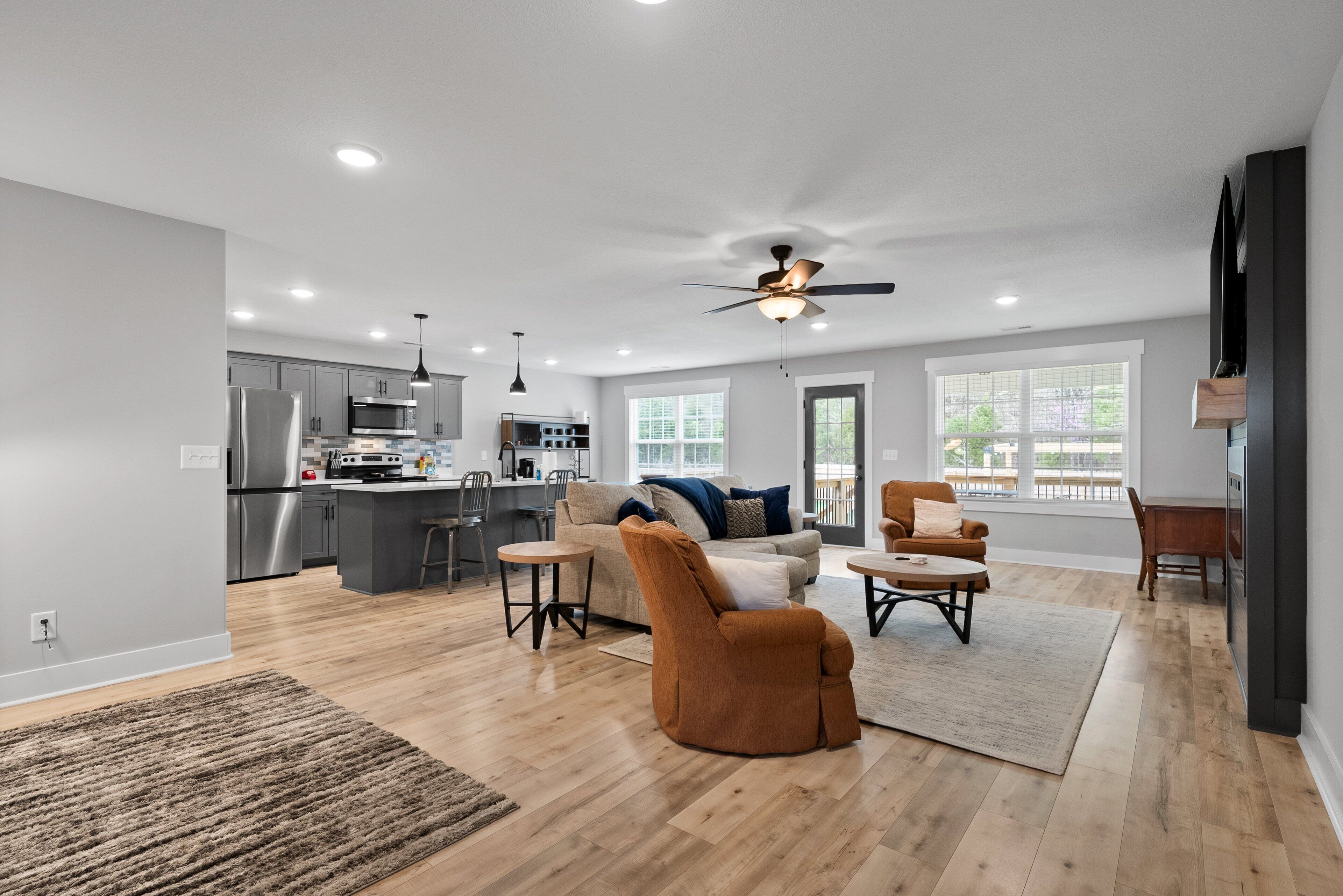 House, Berbilang Katil, Balcony, Garden View (1365 Isaiah Drive) | Ruang tamu