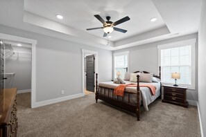 Maison, plusieurs lits, balcon, vue jardin (1365 Isaiah Drive)