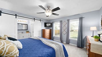 House, Multiple Beds, Patio, Garden View (Hudson House (1726 Broadripple)) | View from room