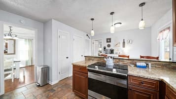 House, Multiple Beds, Patio, Garden View (Hudson House (1726 Broadripple)) | Private kitchen