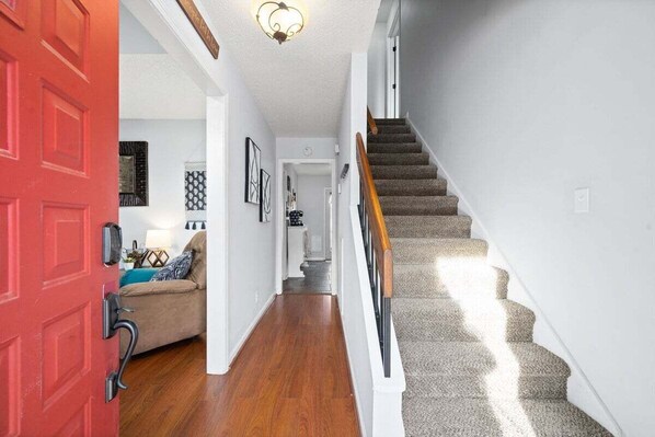 المنشأة من الداخل