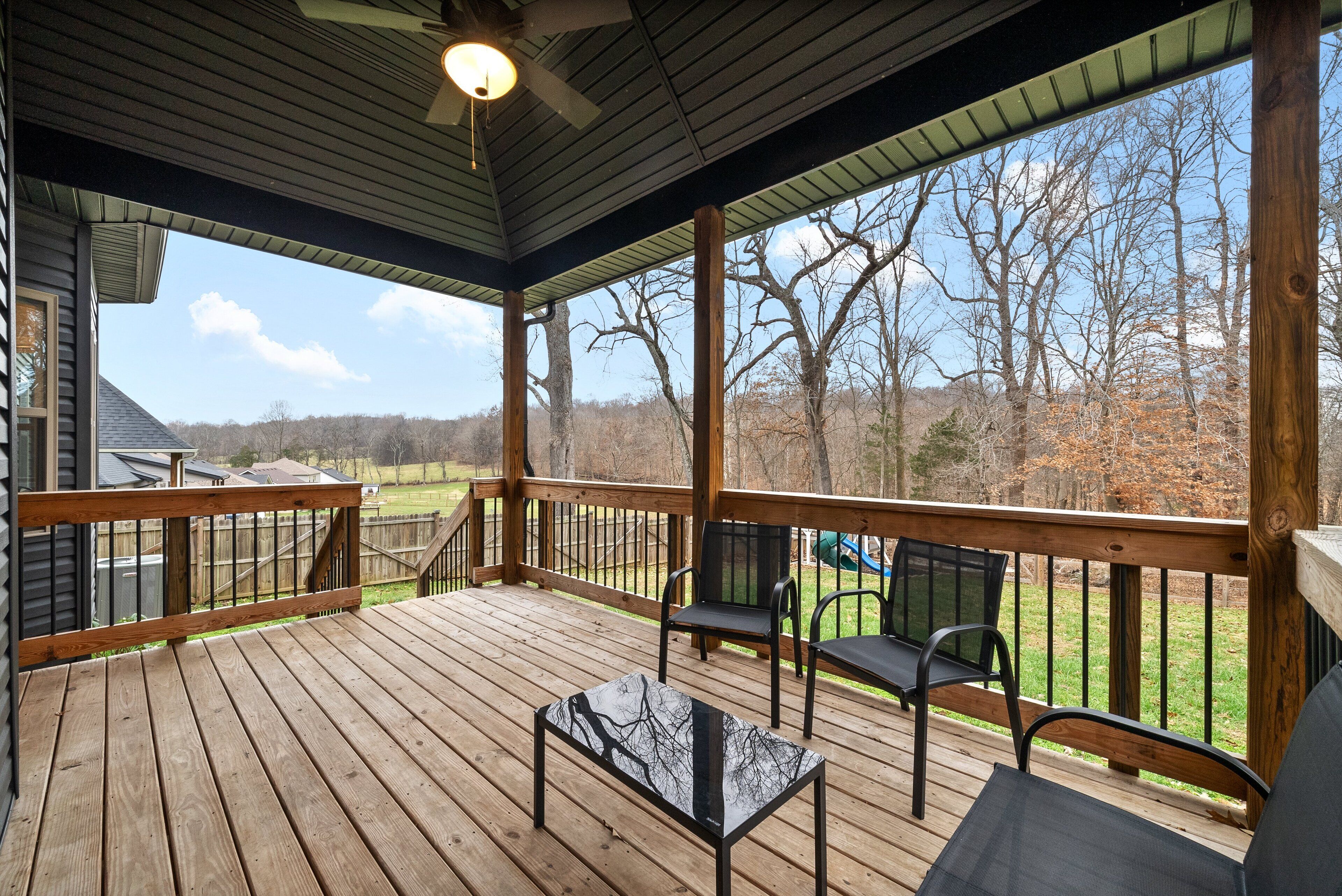 하우스, 침대(여러 개), 파티오, 정원 전망 (2296 Colston Dr) | 객실에서 보이는 전망