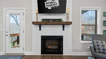 Rumah, Beberapa Tempat Tidur, patio, pemandangan kebun (2296 Colston Dr) | Interior