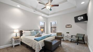 Rumah, Beberapa Tempat Tidur, patio, pemandangan kebun (2296 Colston Dr) | 3 kamar tidur dan didekorasi berbeda-beda