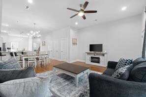 Living area - Rebecca's Downtown Luxury Living (Clarksville)
