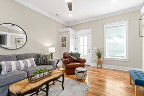 Condo, 1 Queen Bed with Sofa bed, Balcony, Garden View (Unit #5 (638 Madison St)) | Living area