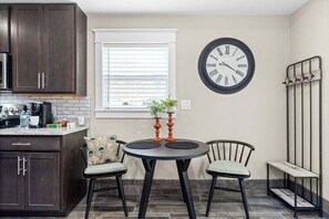 Condo, 1 Queen Bed with Sofa bed, Balcony, Garden View (Unit #5 (638 Madison St)) | 1 bedroom, individually decorated, individually furnished