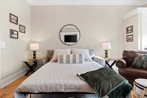 Condo, 1 Queen Bed with Sofa bed, Balcony, Garden View (Unit #5 (638 Madison St)) | 1 bedroom, individually decorated, individually furnished