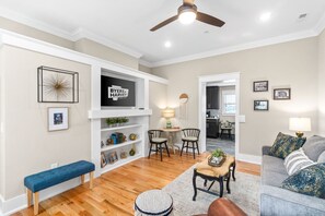 Condo, 1 Queen Bed with Sofa bed, Balcony, Garden View (Unit #5 (638 Madison St)) | Living area