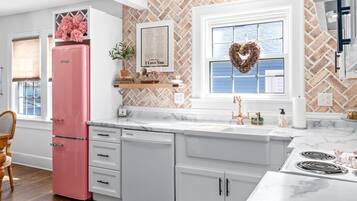 House, Multiple Beds, Patio, Garden View ( Whole Home - 914 & 920 Crossland Ave) | Private kitchen