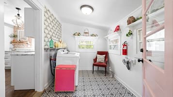 House, Multiple Beds, Patio, Garden View ( Whole Home - 914 & 920 Crossland Ave) | Interior