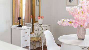 House, Multiple Beds, Patio, Garden View ( Whole Home - 914 & 920 Crossland Ave) | 6 bedrooms, individually decorated, individually furnished, bed sheets