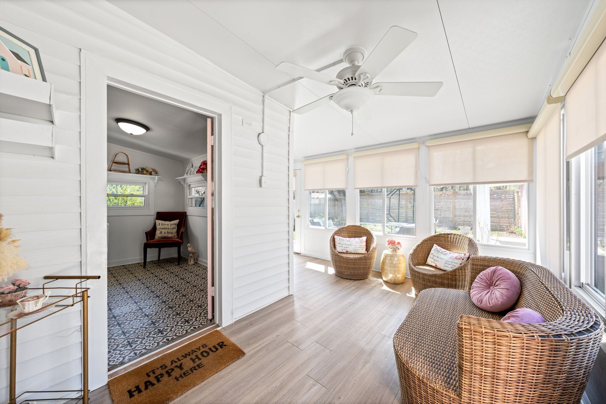 ハウス ベッド (複数台) パティオ ガーデンビュー ( Whole Home - 914 & 920 Crossland Ave) | リビング エリア