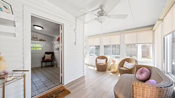 House, Multiple Beds, Patio, Garden View ( Whole Home - 914 & 920 Crossland Ave) | Living area