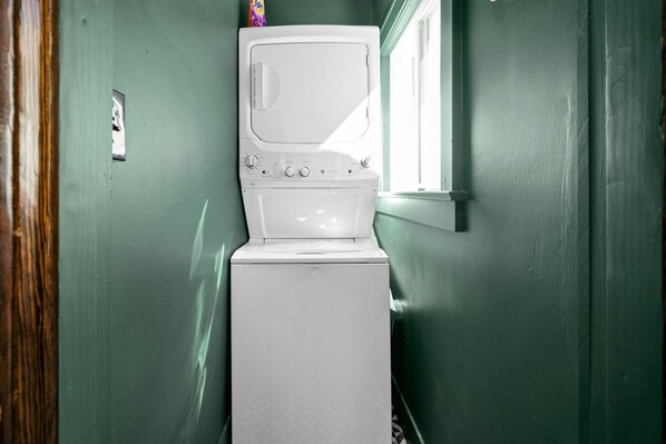 ハウス ベッド (複数台) パティオ ガーデンビュー ( Whole Home - 914 & 920 Crossland Ave) | ランドリー