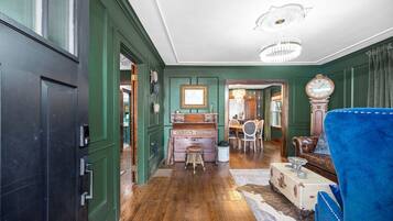 House, Multiple Beds, Patio, Garden View ( Whole Home - 914 & 920 Crossland Ave) | Interior