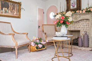 House, Multiple Beds, Patio, Garden View ( Whole Home - 914 & 920 Crossland Ave) | Interior