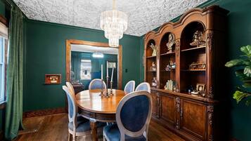 6 habitaciones, decoración personalizada y muebles diferentes