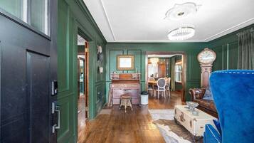 Casa, várias camas, varanda, vista para o jardim (OC House 914 Crossland Ave) | Parte interna