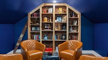 Casa, várias camas, varanda, vista para o jardim (OC House 914 Crossland Ave) | Parte interna