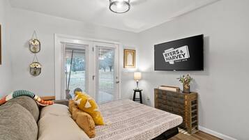 House, 1 Queen Bed with Sofa bed, Patio, Garden View (Gratton Granny (979 Gratton Rd)) | View from room