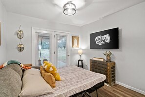 House, 1 Queen Bed with Sofa bed, Patio, Garden View (Gratton Granny (979 Gratton Rd)) | View from room