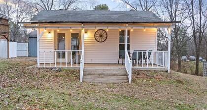 The Flat on Gratton - Lit Covered Outdoor Patio