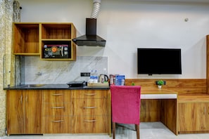 Double Room, Balcony | Private kitchen