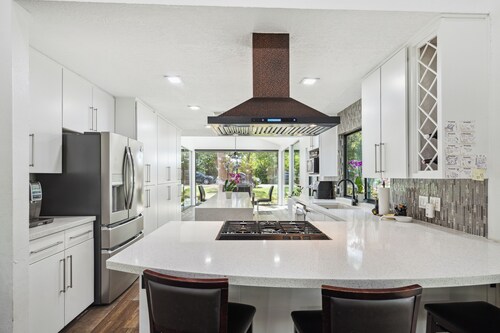 Woodlands Luxury home 5 bedrooms on the golf course