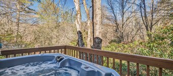 Grandfather’s Gem – Cozy Cabin w/ Hot Tub