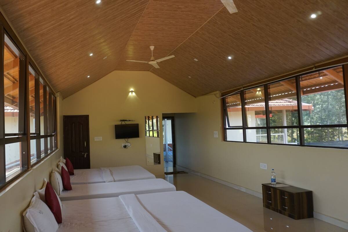 Classic Studio Suite, Mountain View | Free WiFi
