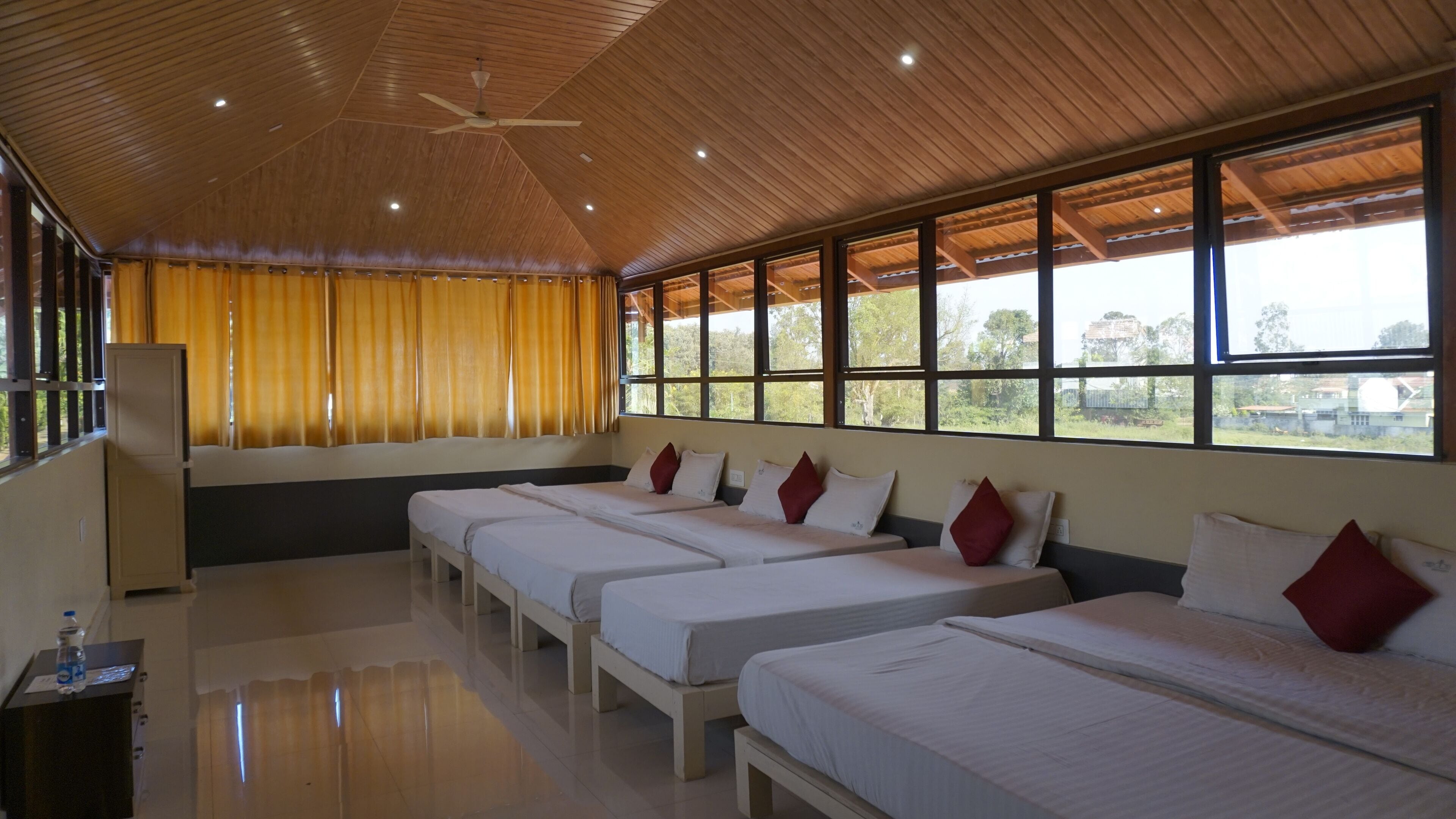 Classic Studio Suite, Mountain View | Free WiFi