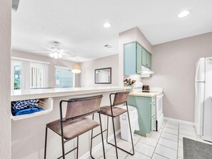 Condo, 1 King Bed with Sofa bed (Nautical Watch D-2) | Private kitchen