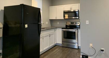 The Nook at Jefferson - a Quiet fully furnished studio in Springfield