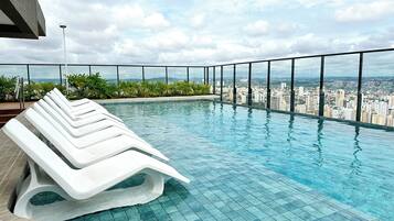 Kolam renang outdoor