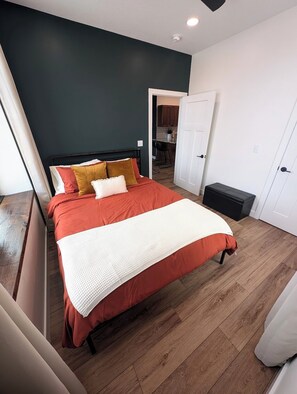 2 chambres, fer et planche à repasser, Wi-Fi, draps fournis