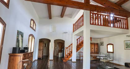 Villa familiale 7 piÚces avec coin piscine privé