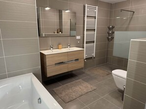 Hair dryer - 5-room apartment for 8 people, near Châtel center (Châtel)