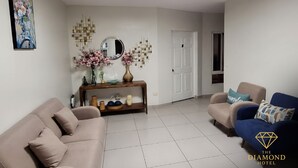 Lobby sitting area - The Diamond Hotel Executive Boutique (San Salvador)