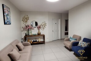 Lobby sitting area - The Diamond Hotel Executive Boutique (San Salvador)
