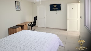 Superior Single Room, City View | Desk, laptop workspace, free WiFi - The Diamond Hotel Executive Boutique (San Salvador)