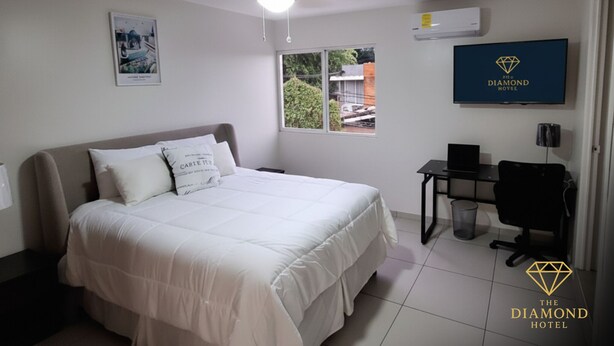 Standard Single Room, City View | Desk, laptop workspace, free WiFi - The Diamond Hotel Executive Boutique (San Salvador)