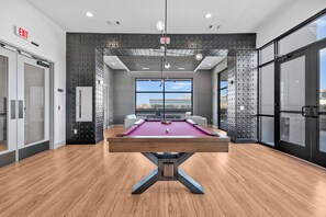 Games room - Music Row Bungalow-Pool-Free parking-Rooftop-Near Gulch, Vanderbilt & Broadway (Nashville)